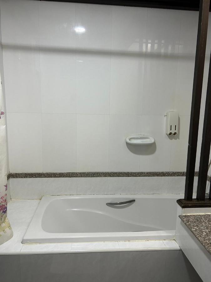 Grand Phranakhon Hotel 大城 外观 照片